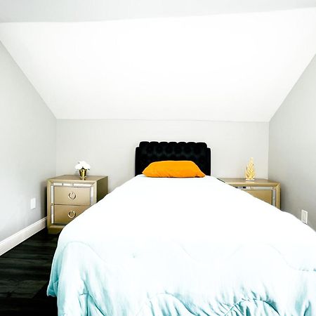 2 Homes, 1 Stay-7Br Niagara Falls Compound Exteriör bild